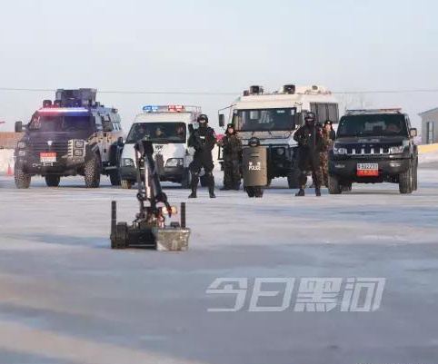 黑河反恐防爆實(shí)戰(zhàn)！看凌天排爆機(jī)器人如何在零下25&deg;迅速出擊。
